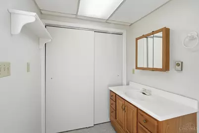 7628 Lesourdsville West Chester Road, West Chester, OH 45069 - Photo 29