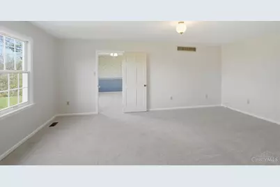 7628 Lesourdsville West Chester Road, West Chester, OH 45069 - Photo 23