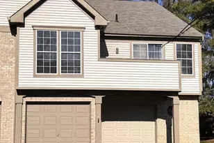 492 Mapleleaf Dr, Union Township, OH 45255 - Photo 3