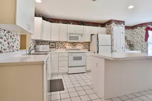 5481 Asbury Lake Dr, Green Township, OH 45247 - Photo 11