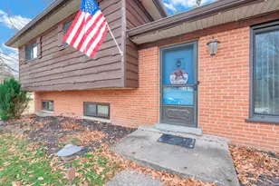 1523 Covered Bridge Rd, Springfield Township, OH 45231 - Photo 3