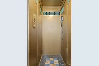 1302 Main Street, Cincinnati, OH 45202 - Photo 7