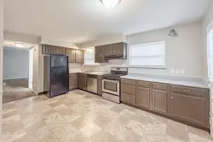 3236 Deborah Ln, Green Township, OH 45239 - Photo 9