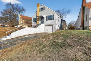 2922 Royal Glen Dr, Colerain Township, OH 45239 - Photo 3