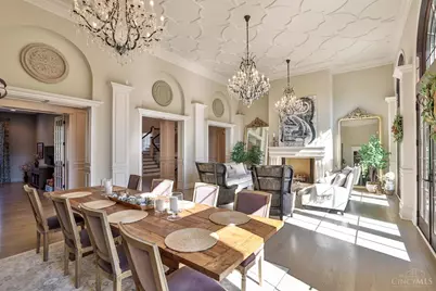 9725 Cunningham Road, Indian Hill, OH 45243 - Photo 15