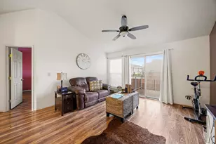 496 Mapleleaf Dr, Union Township, OH 45255 - Photo 3