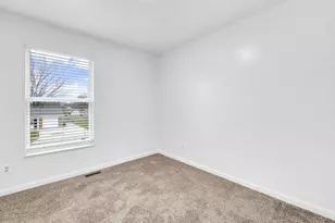 685 Mockingbird Ln, Union Township, OH 45244 - Photo 17