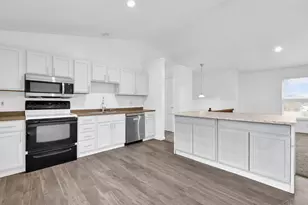 685 Mockingbird Ln, Union Township, OH 45244 - Photo 13