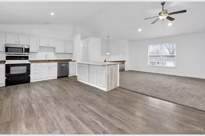 685 Mockingbird Lane, Union Township, OH 45244 - Photo 9