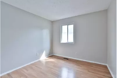 1032 E Crescentville Road, West Chester, OH 45246 - Photo 11