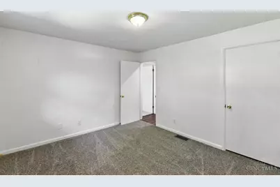 8573 Maineville Road, Hamilton Township, OH 45039 - Photo 13