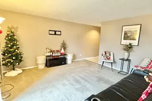 5442 Blue Sky Dr, Green Township, OH 45247 - Photo 5