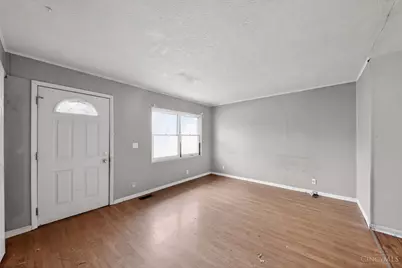 586 Brantner Lane, Union Township, OH 45244 - Photo 5