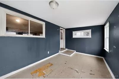 586 Brantner Lane, Union Township, OH 45244 - Photo 9