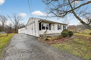 586 Brantner Ln, Union Township, OH 45244 - Photo 3