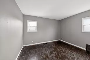 586 Brantner Ln, Union Township, OH 45244 - Photo 7