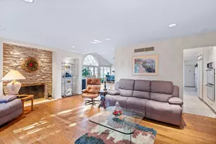 5913 Countryhills Dr, Green Township, OH 45233 - Photo 9