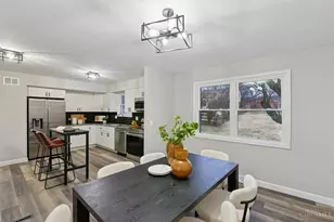 1033 Hearthstone Dr, Springfield Township, OH 45231 - Photo 7