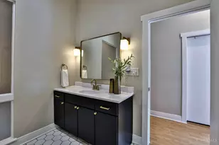 112 E 13th St, Cincinnati, OH 45202 - Photo 17