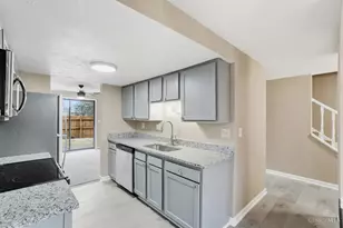 454 Dartmouth Cir, Union Township, OH 45244 - Photo 7