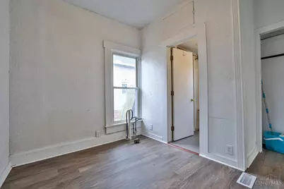 5366 Tyndall Avenue, Cincinnati, OH 45233 - Photo 15