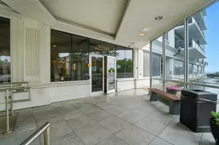 2200 Victory Pkwy, Cincinnati, OH 45206 - Photo 33