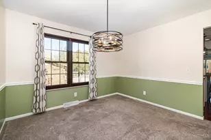 3398 Stevie Ln, Green Township, OH 45239 - Photo 5