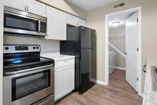 539 Aspen Glen Dr, Union Township, OH 45244 - Photo 5