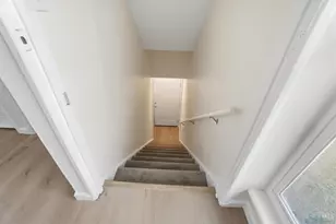 2456 Mustang Dr, Cincinnati, OH 45211 - Photo 7