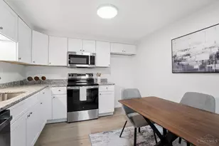 2458 Mustang Dr, Cincinnati, OH 45211 - Photo 15