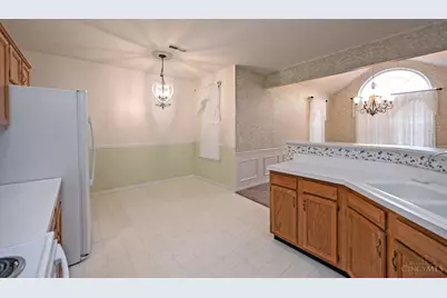 704 Traverse Creek Drive, Miami Township, OH 45150 - Photo 17