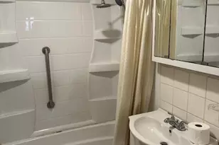 1315 Newport Dr, Springfield Township, OH 45231 - Photo 7