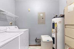 9489 Woodland Hills Dr, West Chester, OH 45011 - Photo 13