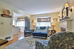 10184 Lochcrest Dr, Springfield Township, OH 45231 - Photo 11