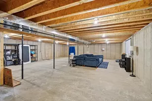 1348 Wagner Dr, Perry Township, OH 45118 - Photo 35