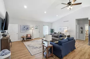 1348 Wagner Dr, Perry Township, OH 45118 - Photo 7