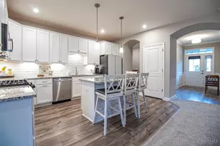 1358 Brookchase Cir, Hamilton Township, OH 45039 - Photo 5