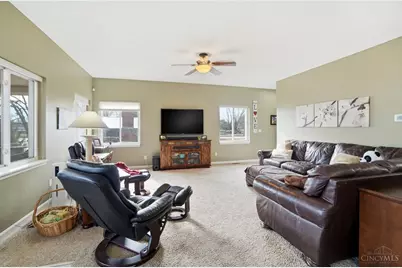 1065 Brunswick Drive, Perry Township, OH 45118 - Photo 9