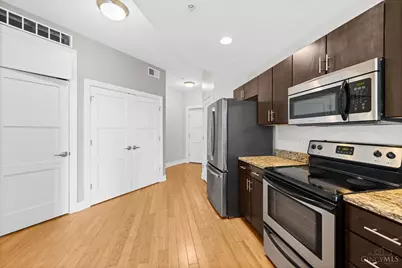 1326 Vine Street #11, Cincinnati, OH 45202 - Photo 7