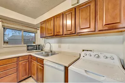 4300 Lambeth Drive, Huber Heights, OH 45424 - Photo 9