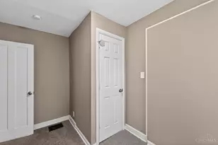 4318 W 8th St, Cincinnati, OH 45205 - Photo 7