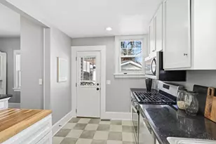 6211 Bona Vista Pl, Cincinnati, OH 45213 - Photo 11