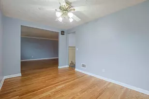 5725 Lauderdale Dr, Cincinnati, OH 45239 - Photo 11