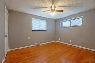 5725 Lauderdale Dr, Cincinnati, OH 45239 - Photo 19