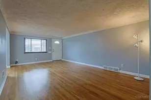 5725 Lauderdale Dr, Cincinnati, OH 45239 - Photo 5