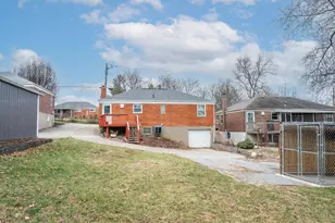 2156 Townhill Dr, Green Township, OH 45238 - Photo 11