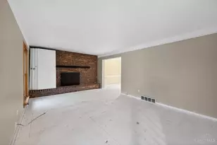 3209 Autumn Ln, Green Township, OH 45239 - Photo 7