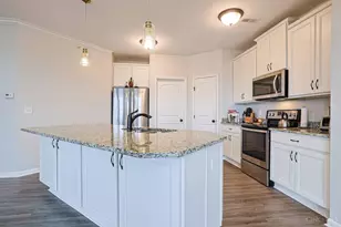 8001 Oakbridge Wy, Cincinnati, OH 45248 - Photo 11