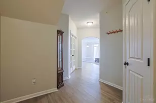 8001 Oakbridge Wy, Cincinnati, OH 45248 - Photo 5