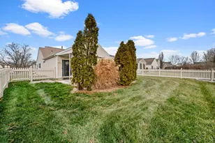 219 Hartford Ct, Hamilton Township, OH 45039 - Photo 33